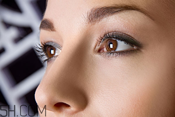 鼻頭粉刺不去除會導致毛孔變大嗎