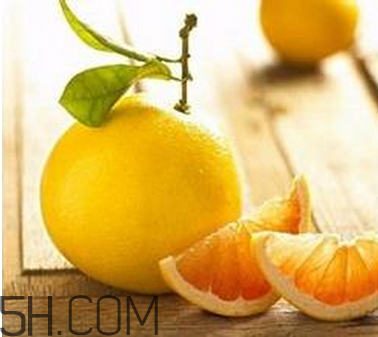 紅心柚子是轉(zhuǎn)基因的嗎？柚子皮泡水的功效