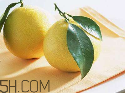 青色的柚子能吃嗎？柚子很苦是怎么回事？