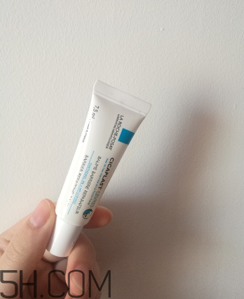 理膚泉b5修復潤唇膏怎么樣？理膚泉b5修復潤唇膏測評