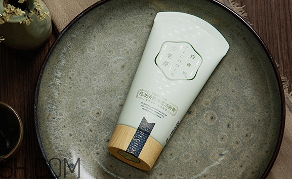 百雀羚洗面奶怎么樣？百雀羚洗面奶是皂基嗎？