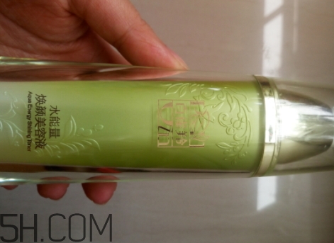 百雀羚爽膚水怎么樣？百雀羚爽膚水含酒精嗎？