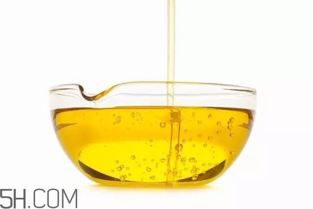 卸妝油怎么用正確且卸的干凈 卸妝油怎么用正確且卸的干凈