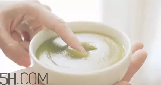 卸妝油怎么用正確且卸的干凈 卸妝油怎么用正確且卸的干凈