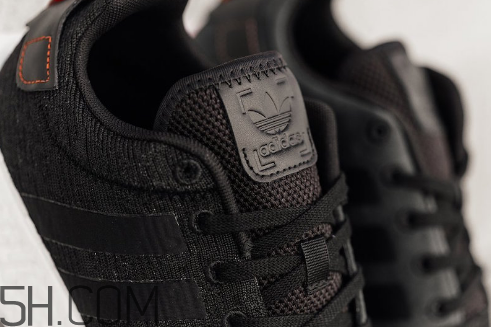 adidas nmd r2 future harvest萬圣節(jié)配色實(shí)物什么樣？