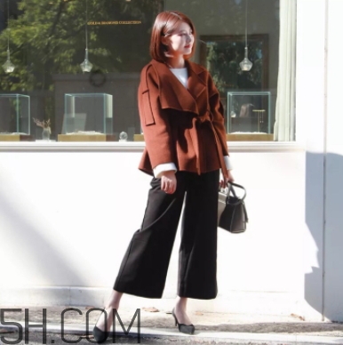 焦糖色大衣配什么褲子？焦糖色大衣搭配