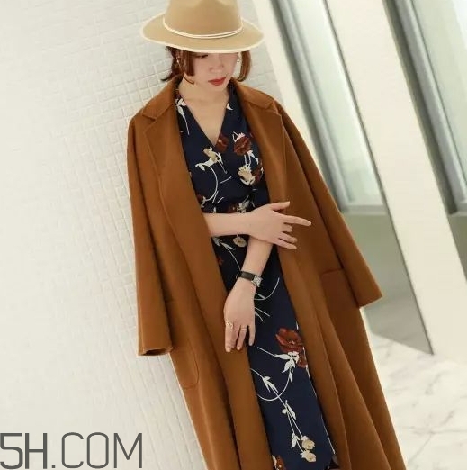 焦糖色大衣配什么褲子？焦糖色大衣搭配