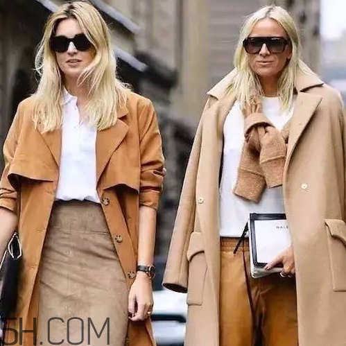 焦糖色大衣配什么褲子？焦糖色大衣搭配