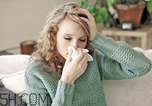 風(fēng)熱感冒有哪些癥狀？風(fēng)寒感冒有哪些癥狀？