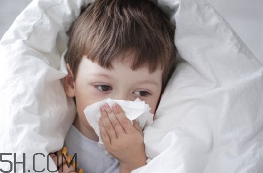 風(fēng)熱感冒有哪些癥狀？風(fēng)寒感冒有哪些癥狀？