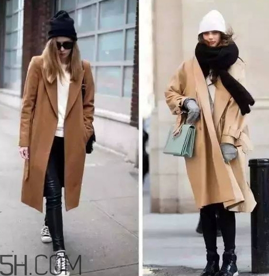 焦糖色風(fēng)衣搭配什么鞋子？焦糖色風(fēng)衣搭配什么襪子