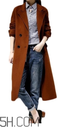焦糖色風衣配什么褲子？焦糖色風衣搭配褲子顏色