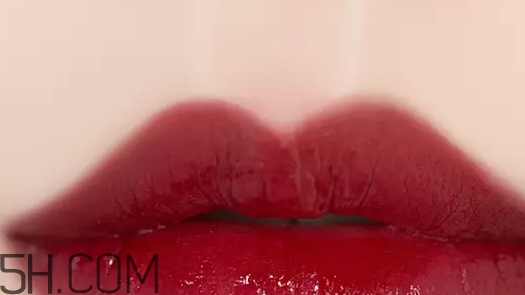 姨媽色口紅適合什么膚色？姨媽色口紅顯白嗎