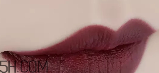 姨媽色口紅適合什么膚色？姨媽色口紅顯白嗎