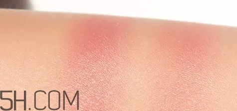 2017年秋冬妝容怎么畫？2017秋冬少女妝容畫法步驟