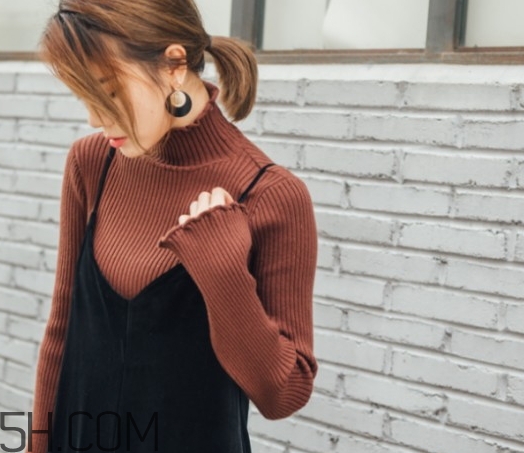 焦糖色毛衣配什么顏色好看？焦糖色毛衣搭配圖片