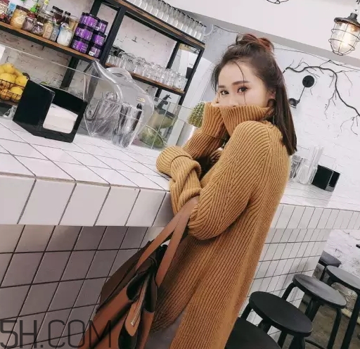 焦糖色毛衣配什么顏色好看？焦糖色毛衣搭配圖片