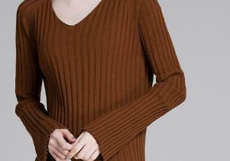 焦糖色毛衣配什么顏色好看？焦糖色毛衣搭配圖片