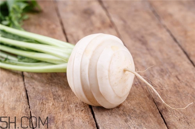 白蘿卜放冰箱變黑變青還能吃嗎 白蘿卜放冰箱變黑變青還能吃嗎