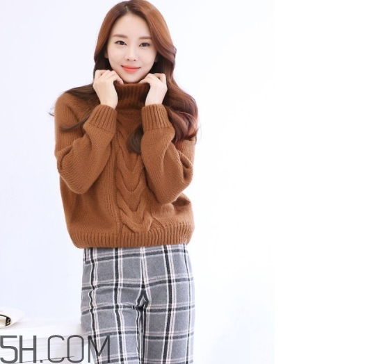 焦糖色毛衣配什么顏色好看？焦糖色毛衣搭配圖片