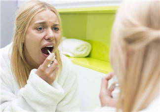 風(fēng)熱感冒有哪些癥狀？風(fēng)寒感冒有哪些癥狀？