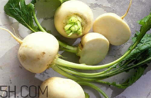 白蘿卜放冰箱變黑變青還能吃嗎 白蘿卜放冰箱變黑變青還能吃嗎