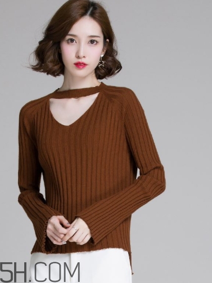 焦糖色毛衣配什么顏色好看？焦糖色毛衣搭配圖片