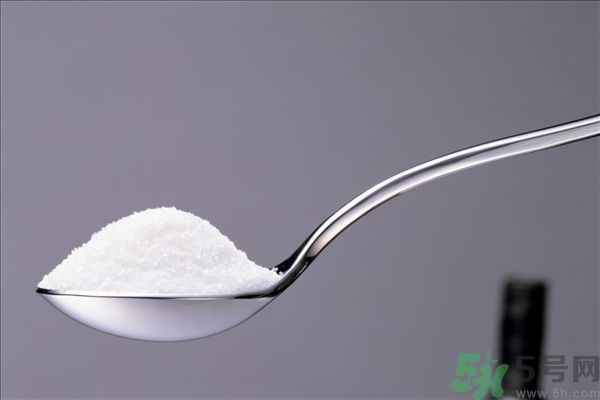 白醋和鹽水混在一起洗臉有什么好處？白醋和鹽洗臉好嗎？