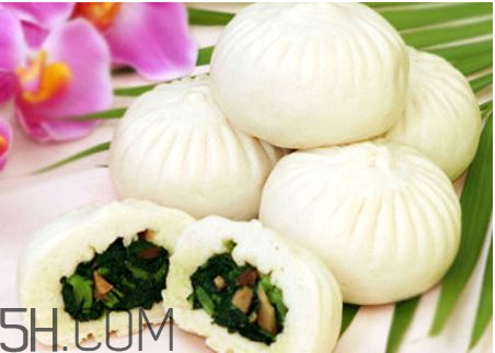 一個香菇青菜包的熱量大概是多少？一個香菇青菜包的熱量