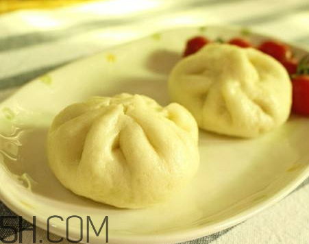 一個香菇青菜包的熱量大概是多少？一個香菇青菜包的熱量