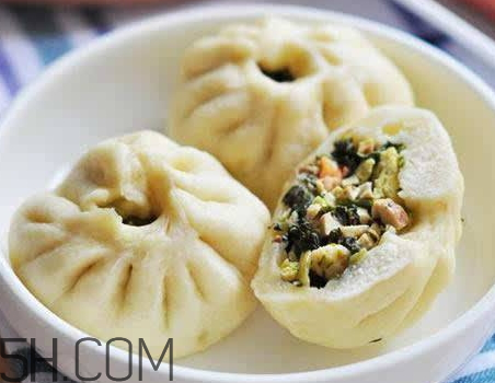 一個香菇青菜包的熱量大概是多少？一個香菇青菜包的熱量