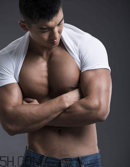 胸肌中縫怎么練？怎樣鍛煉胸肌內(nèi)側(cè)？