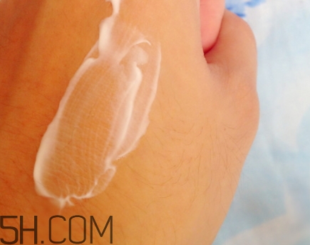 百雀羚眼霜怎么樣？百雀羚眼霜好用嗎？