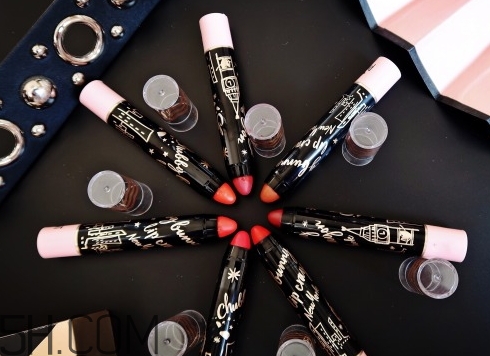 玻兒玻玻兔小胖筆唇膏哪個顏色好看_哪個顏色最火 玻兒玻玻兔小胖筆唇膏哪個顏色好看_哪個顏色最火