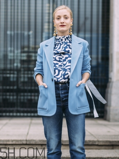 霧霾藍(lán)是什么顏色？霧霾藍(lán)搭什么顏色