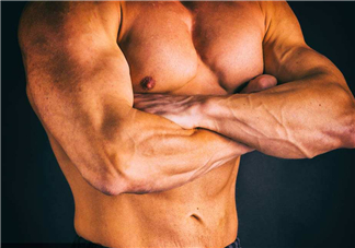 胸肌不對稱怎么辦？胸肌一邊大一邊小怎么調(diào)整？