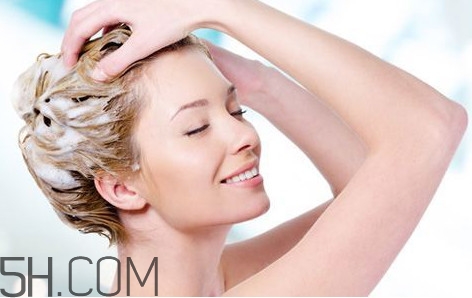 醋洗頭是白醋還是陳醋？用醋洗頭要用洗發(fā)水嗎？