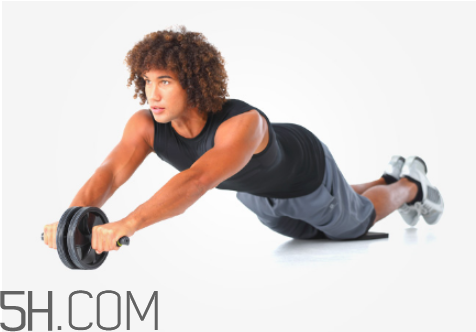 卷腹和仰臥起坐哪個效果好？做卷腹運動的幾個要點