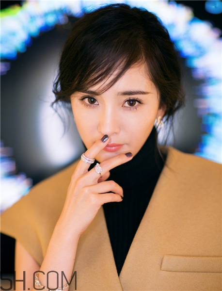 黃褐斑跟心情有關(guān)系嗎？黃褐斑跟曬太陽有關(guān)系嗎？