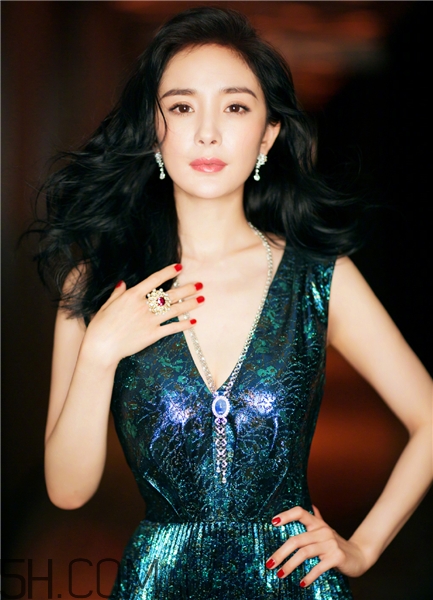 灰指甲會導致腳臭嗎？灰指甲能徹底根治嗎？