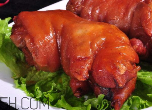 鹵豬蹄的熱量是多少 吃鹵豬蹄會(huì)胖嗎 鹵豬蹄的熱量是多少 吃鹵豬蹄會(huì)胖嗎