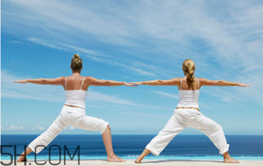 怎樣騎動(dòng)感單車(chē)減肥效果好？拉筋的注意事項(xiàng)