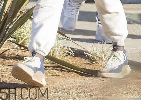 yeezy籃球鞋會發(fā)售嗎？yeezy籃球鞋實物曝光