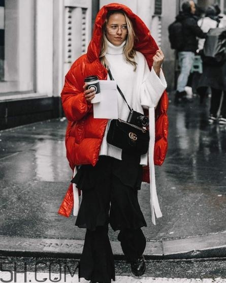 白色毛衣外套怎么搭配？白色毛衣配什么顏色外套？