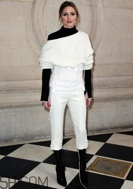 白色毛衣外套怎么搭配？白色毛衣配什么顏色外套？