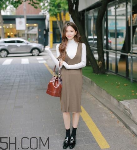 白色毛衣配什么鞋子？白色毛衣搭配鞋子圖片