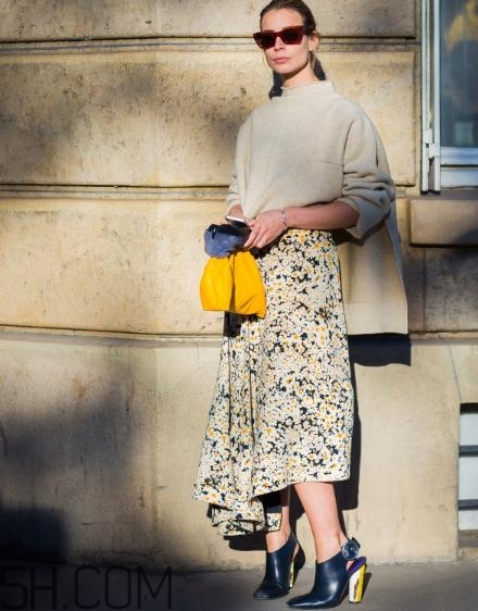 白色毛衣配什么鞋子？白色毛衣搭配鞋子圖片