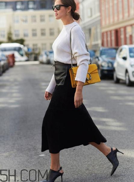 白色毛衣配什么鞋子？白色毛衣搭配鞋子圖片