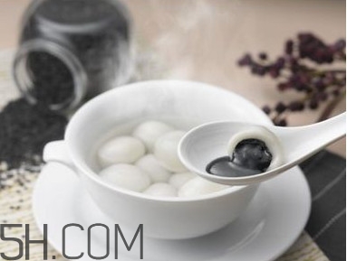 速凍湯圓冷水煮還是熱水煮？速凍湯圓保質(zhì)期多久