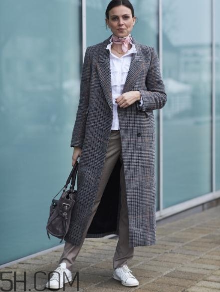 格子大衣里面怎么搭配？格子大衣搭配圖